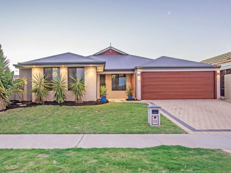 12 Lucky Bay Road, Secret Harbour WA 6173