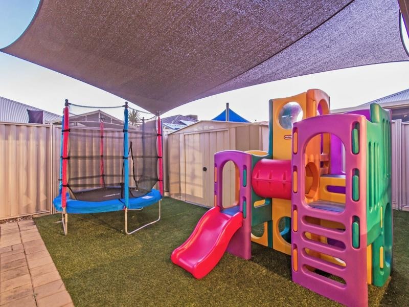 12 Lucky Bay Road, Secret Harbour WA 6173