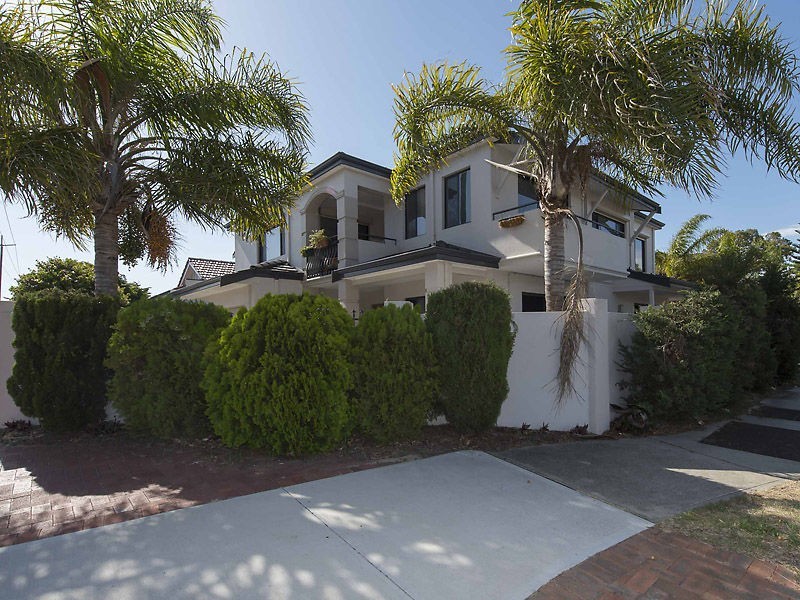 221 Coode Street, Como WA 6152