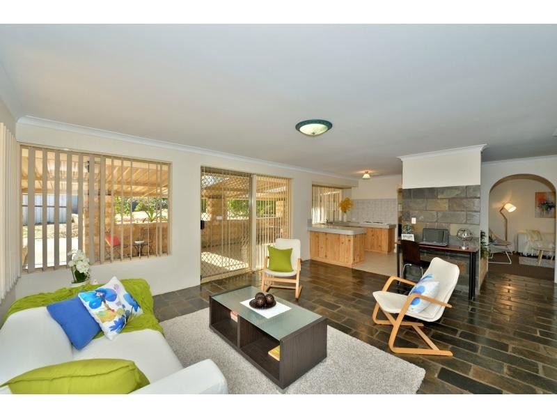 7 Crawford Street, Mandurah WA 6210