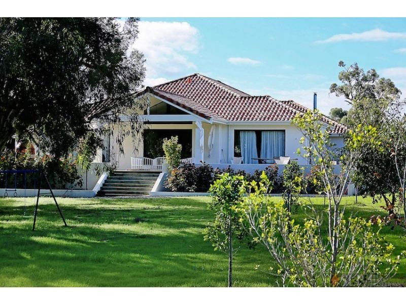 64 Thomasfield Place, Ravenswood WA 6208