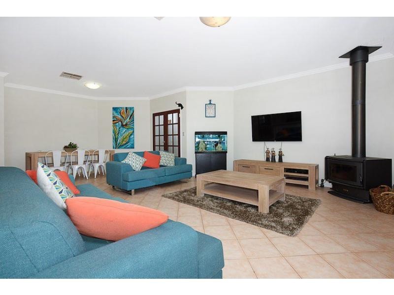 2 Woodsong Close, Falcon WA 6210