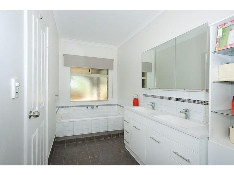 2 Woodsong Close, Falcon WA 6210