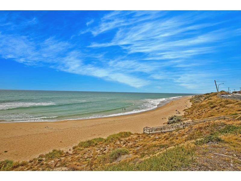 18 Valley Road, Halls Head WA 6210