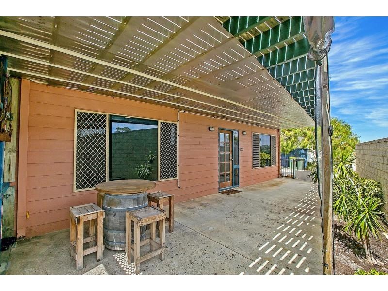 18 Valley Road, Halls Head WA 6210