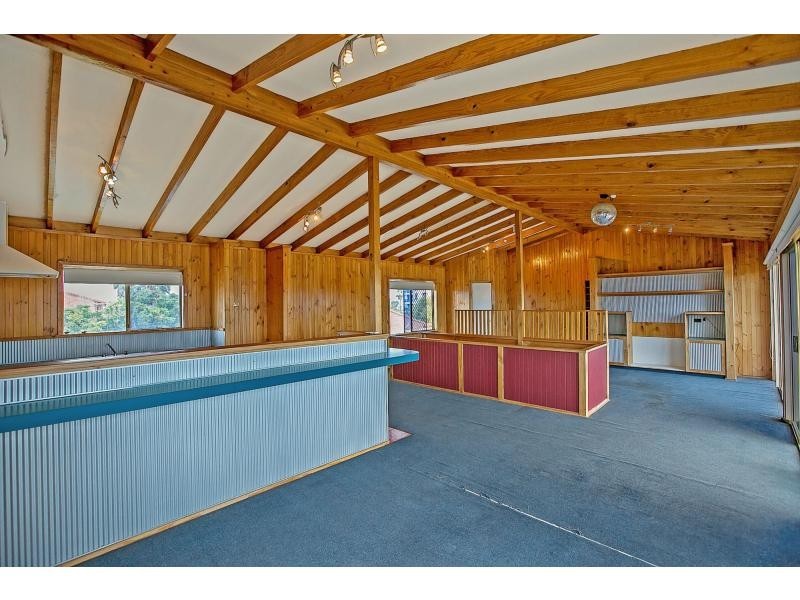 18 Valley Road, Halls Head WA 6210