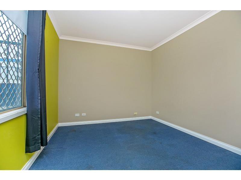 18 Valley Road, Halls Head WA 6210