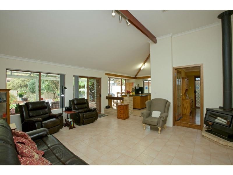 4 Gwedue Court, Mullaloo WA 6027