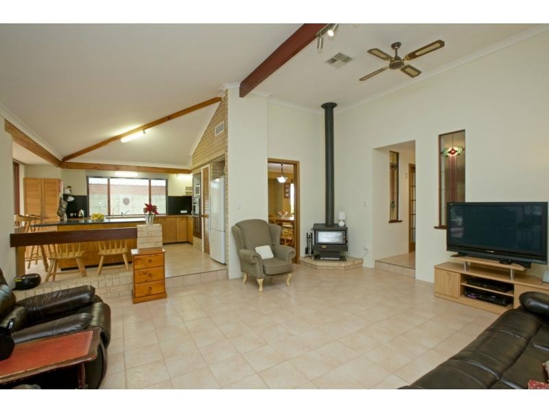 4 Gwedue Court, Mullaloo WA 6027