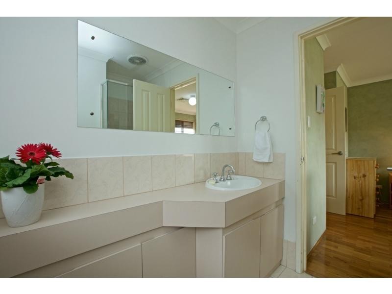 4 Gwedue Court, Mullaloo WA 6027