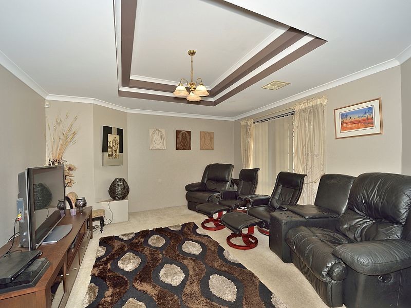 1 Newport Drive, Dudley Park WA 6210