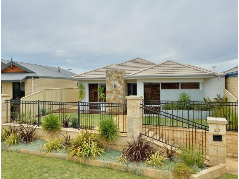 22 Salome Crescent, Lakelands WA 6180
