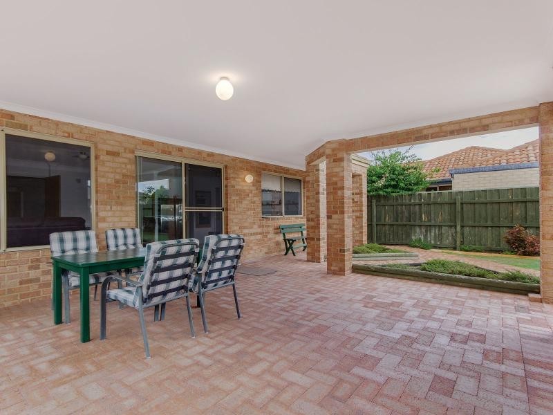 17 Lynch Avenue, Rockingham WA 6168