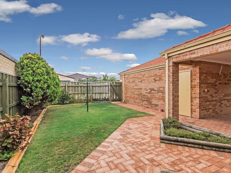 17 Lynch Avenue, Rockingham WA 6168