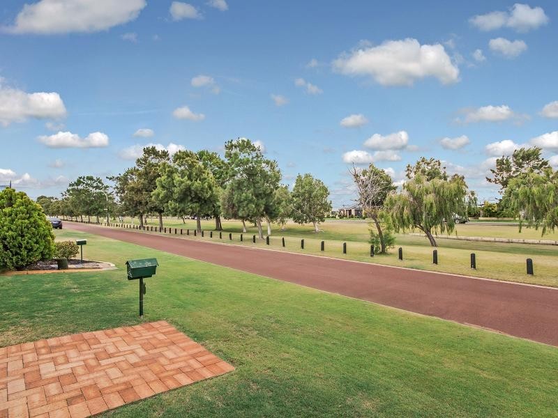 17 Lynch Avenue, Rockingham WA 6168
