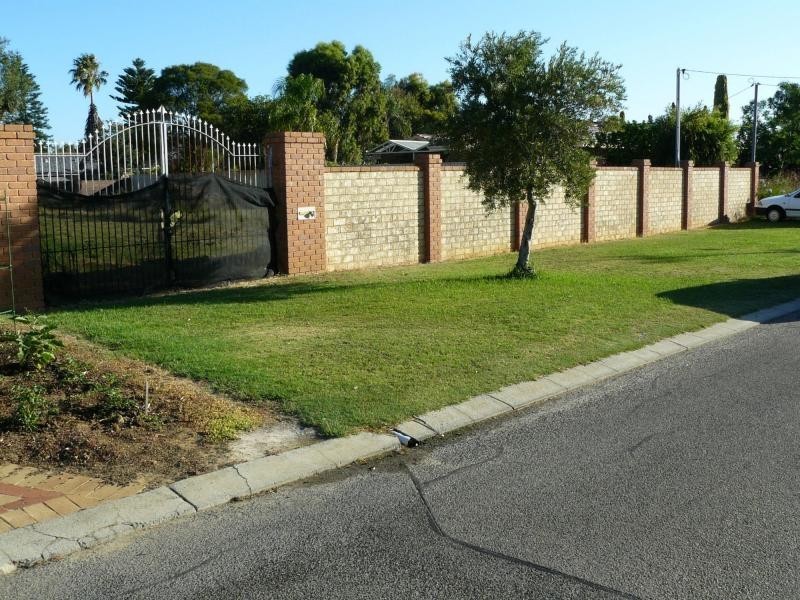 24 Winston Crescent, Viveash WA 6056