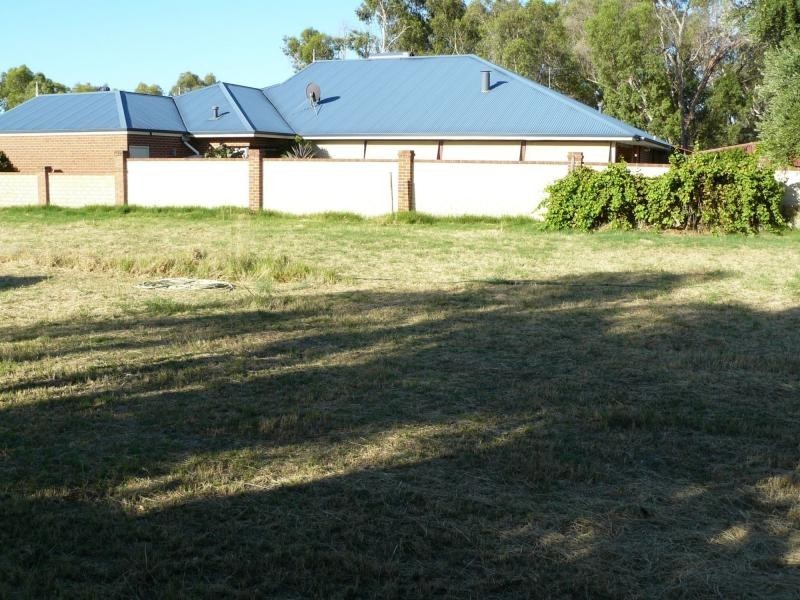 24 Winston Crescent, Viveash WA 6056