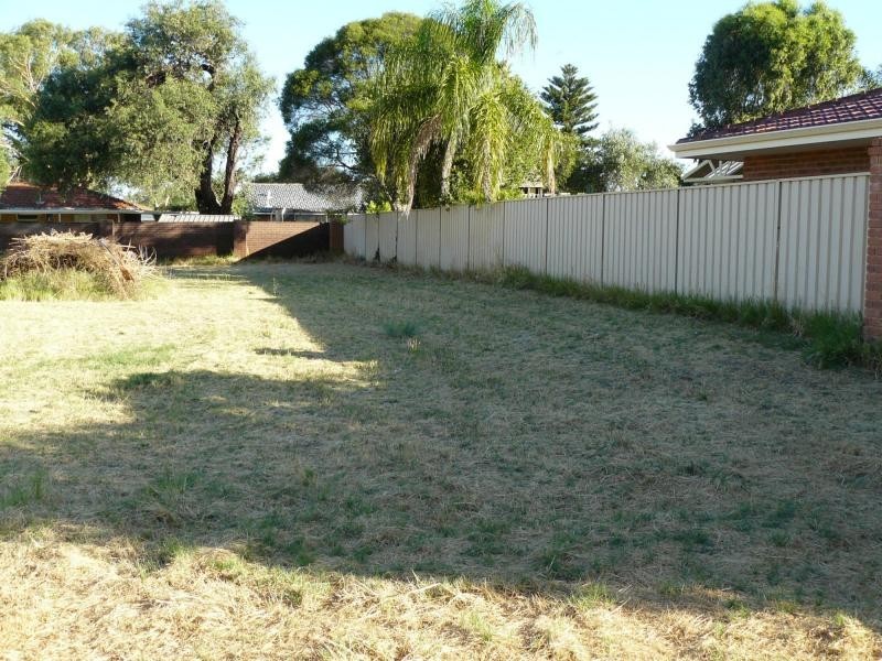 24 Winston Crescent, Viveash WA 6056