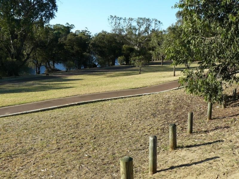 24 Winston Crescent, Viveash WA 6056