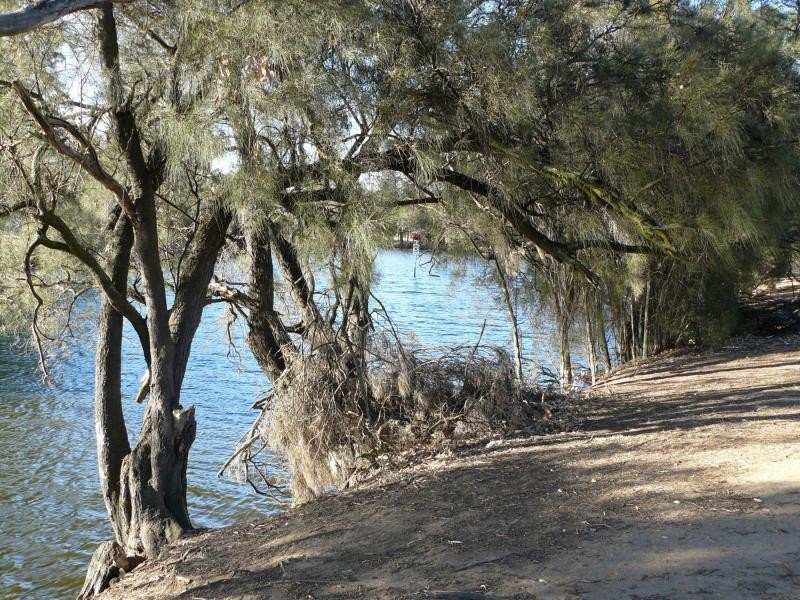 24 Winston Crescent, Viveash WA 6056