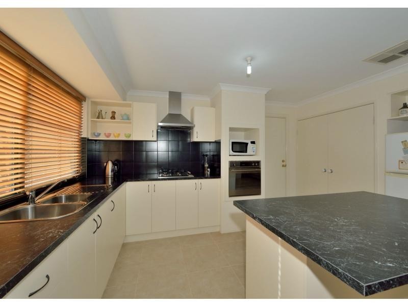 62 Lemon Gum Drive, Baldivis WA 6171