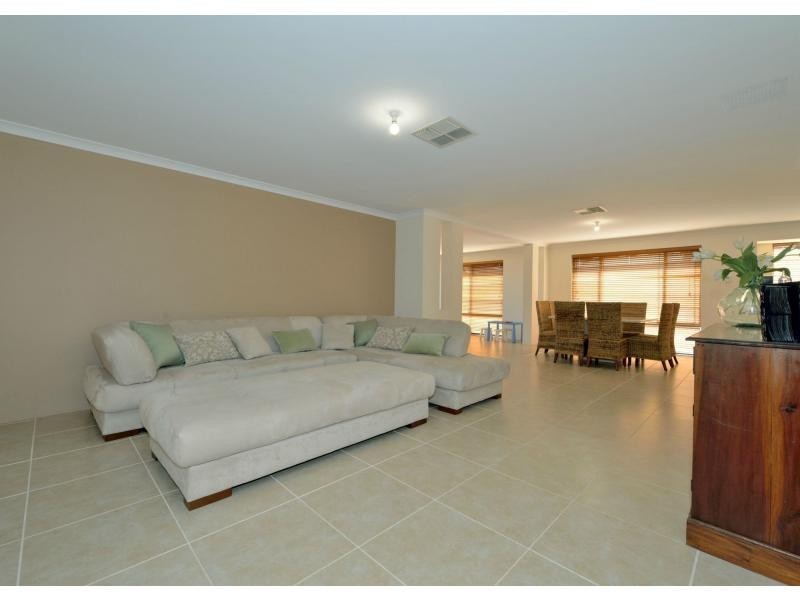 62 Lemon Gum Drive, Baldivis WA 6171