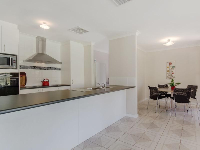 101 Seabrooke Avenue, Rockingham WA 6168