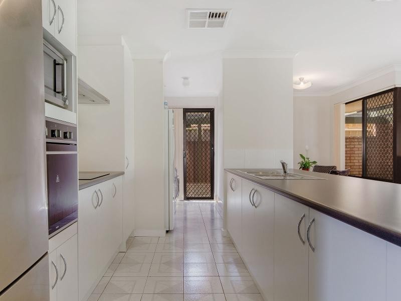 101 Seabrooke Avenue, Rockingham WA 6168