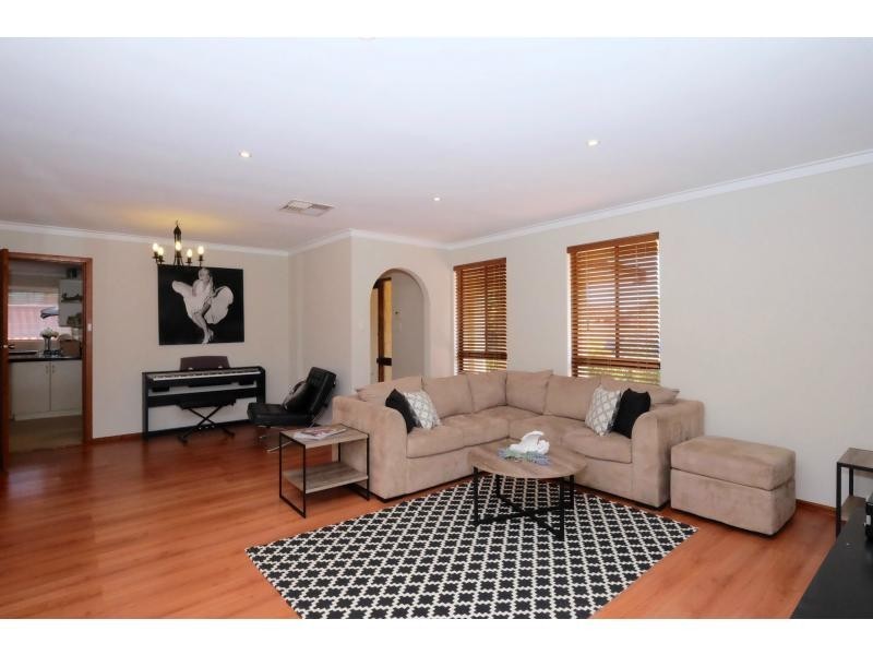 25 Hassell Crescent, Bull Creek WA 6149