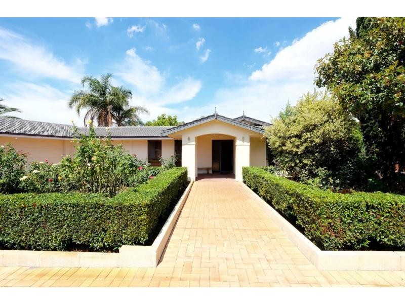 25 Hassell Crescent, Bull Creek WA 6149