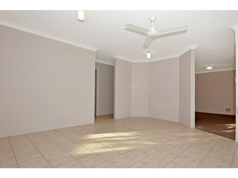 11A Roanoke Grove, Connolly WA 6027