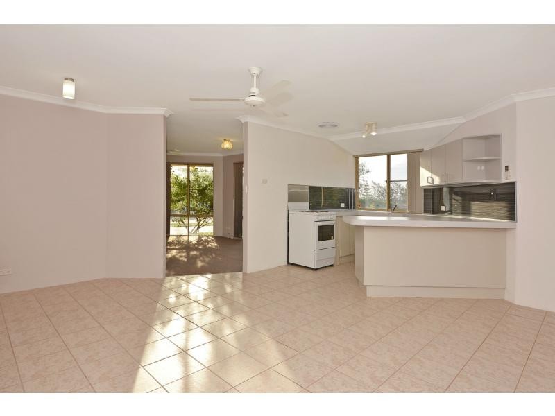 11A Roanoke Grove, Connolly WA 6027