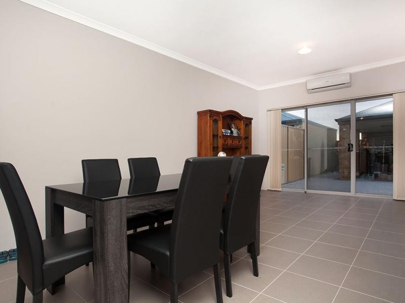 35 Hollyford Parade, Butler WA 6036