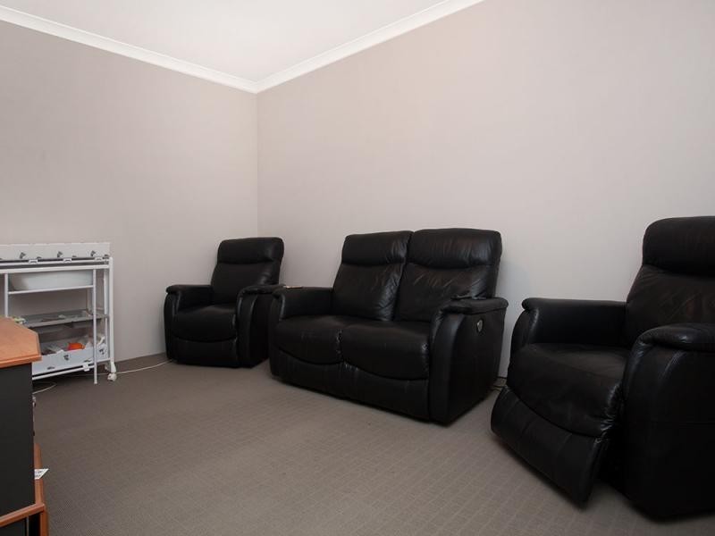 35 Hollyford Parade, Butler WA 6036