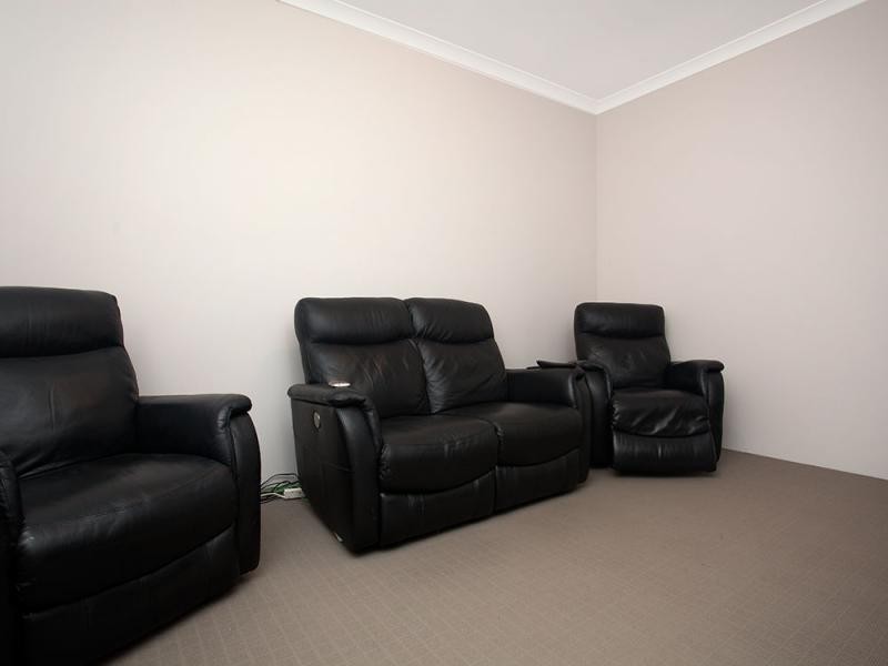 35 Hollyford Parade, Butler WA 6036