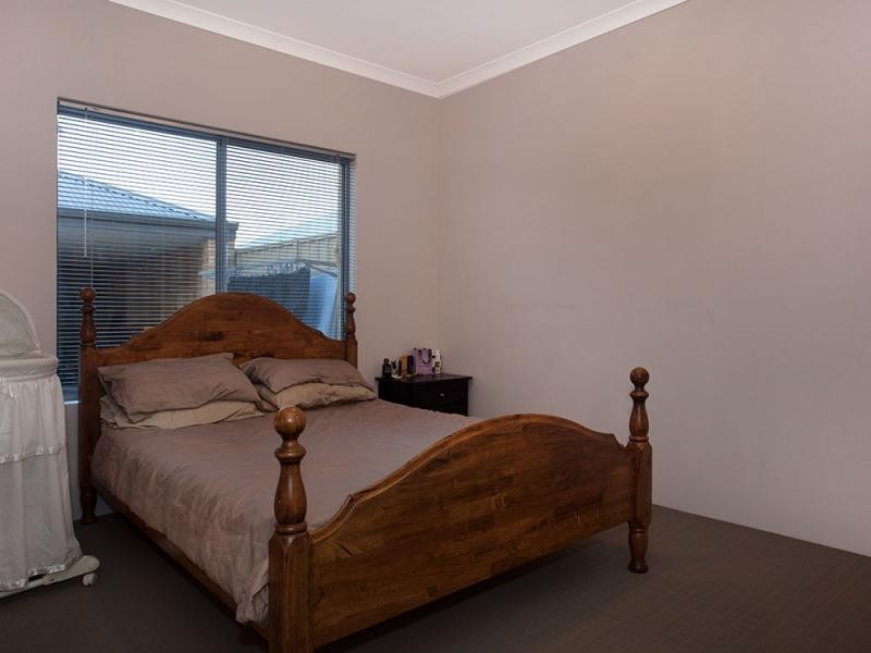 35 Hollyford Parade, Butler WA 6036