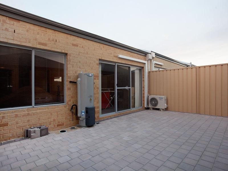 35 Hollyford Parade, Butler WA 6036