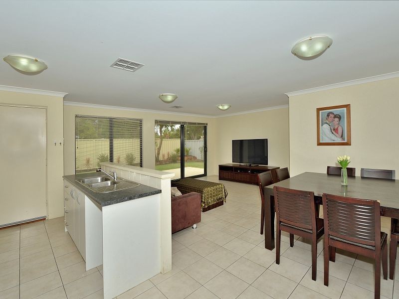 2 Golden Grove, Coodanup WA 6210