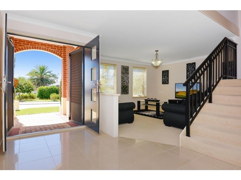 18 Firenze Loop, Landsdale WA 6065