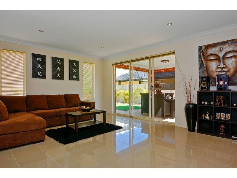 18 Firenze Loop, Landsdale WA 6065