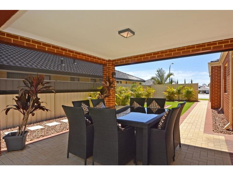 18 Firenze Loop, Landsdale WA 6065