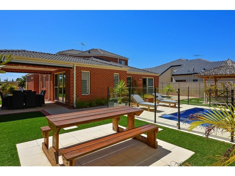 18 Firenze Loop, Landsdale WA 6065