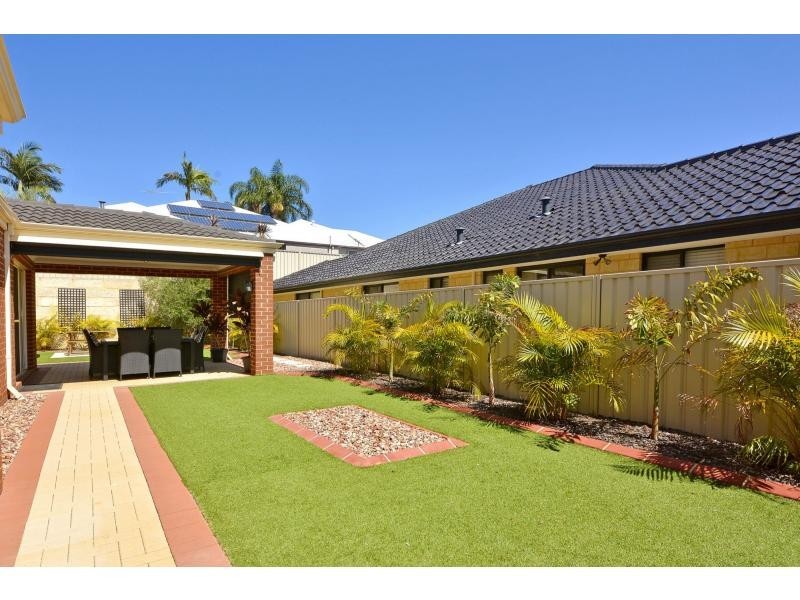 18 Firenze Loop, Landsdale WA 6065