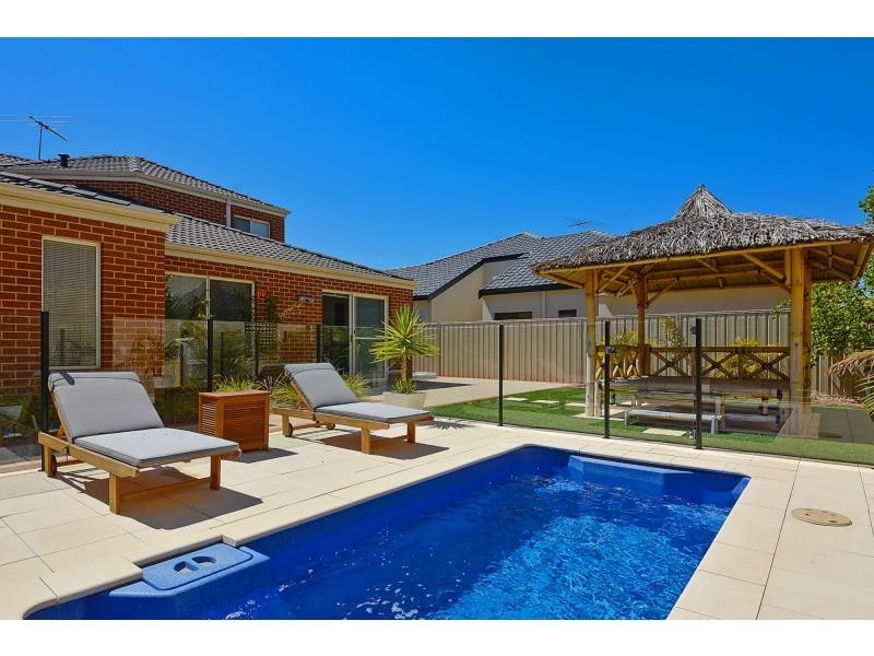 18 Firenze Loop, Landsdale WA 6065