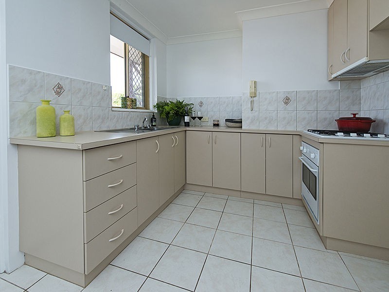 17/34 Comer Street, Como WA 6152