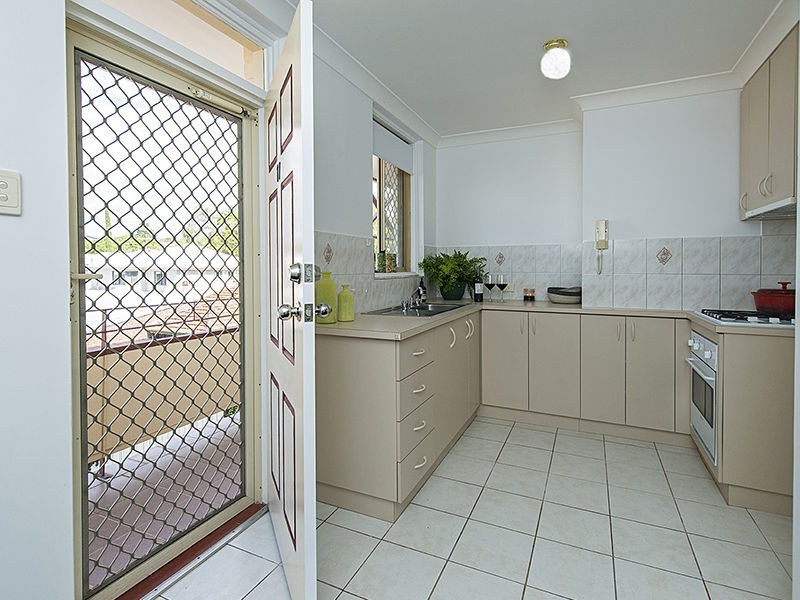 17/34 Comer Street, Como WA 6152