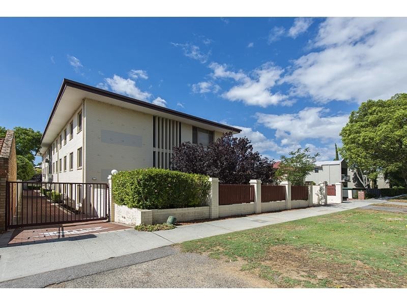 17/34 Comer Street, Como WA 6152