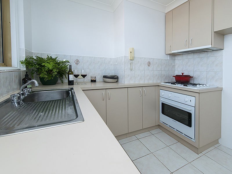 17/34 Comer Street, Como WA 6152