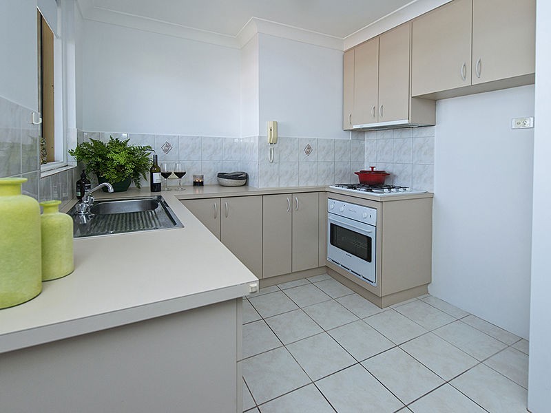 17/34 Comer Street, Como WA 6152