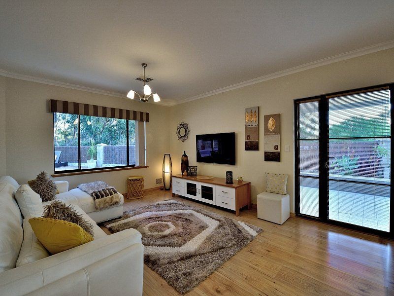 46 Summerlea Avenue, Meadow Springs WA 6210